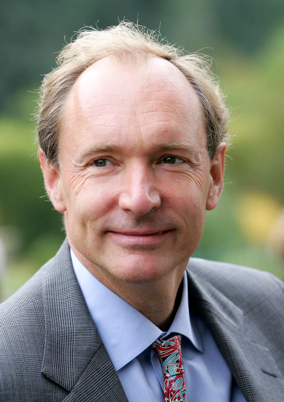 a photograph of tim berners lee